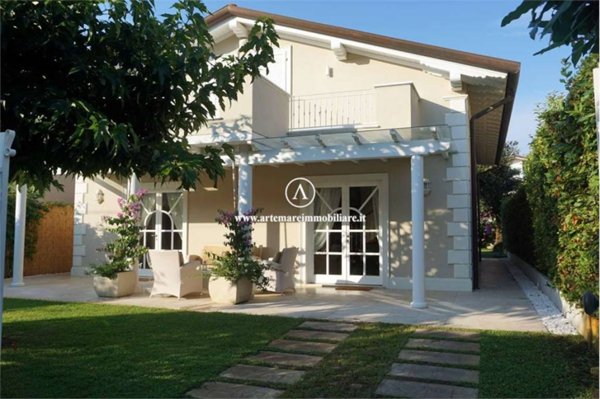 casa indipendente in affitto a Pietrasanta in zona Marina di Pietrasanta