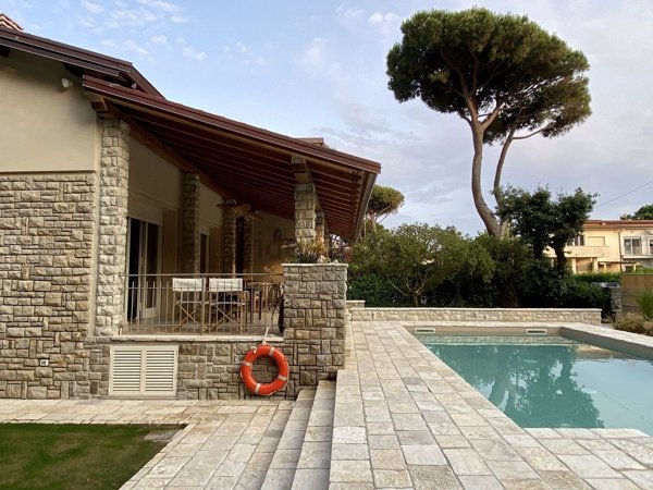 casa indipendente in affitto a Pietrasanta in zona Motrone