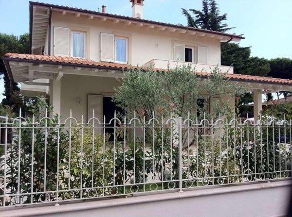 casa indipendente in affitto a Pietrasanta in zona Marina di Pietrasanta