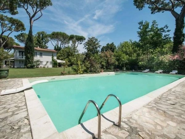 casa indipendente in affitto a Pietrasanta in zona Motrone