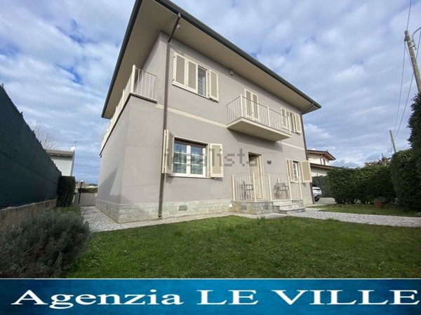 appartamento in affitto a Pietrasanta in zona Tonfano