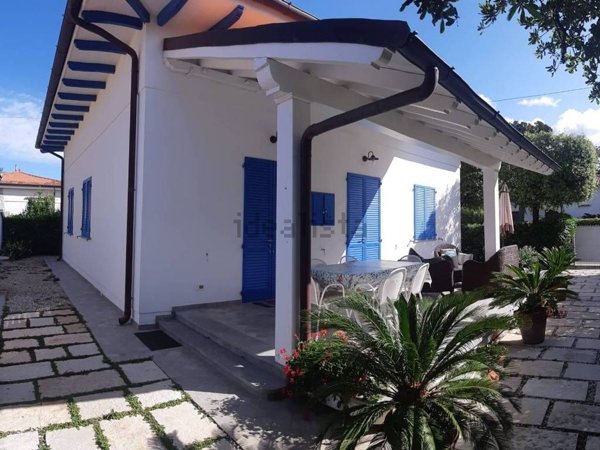casa indipendente in affitto a Pietrasanta in zona Fiumetto