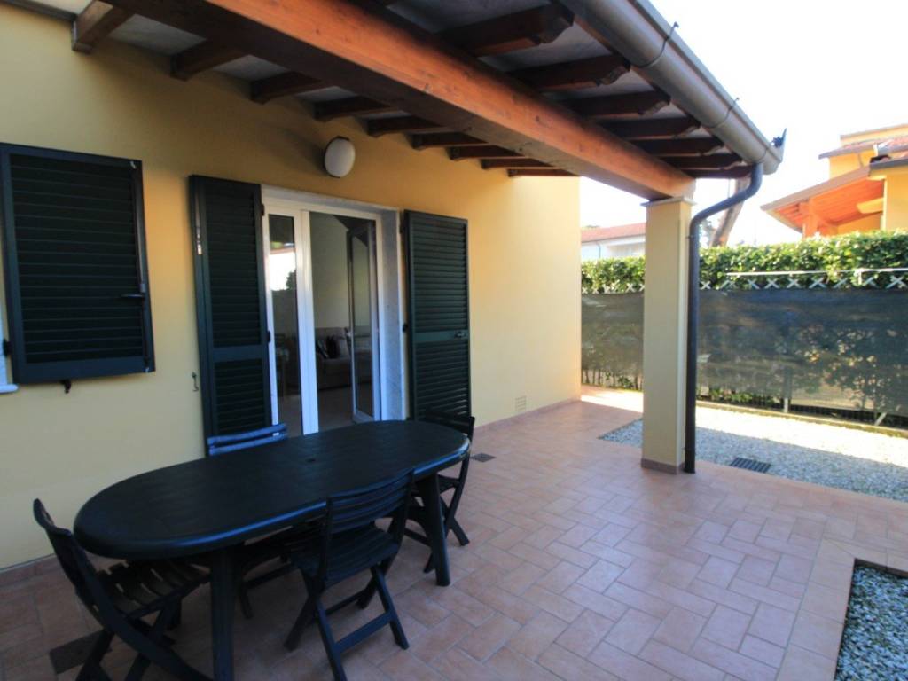 casa indipendente in affitto a Pietrasanta in zona Marina di Pietrasanta