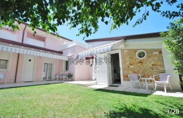 casa indipendente in affitto a Pietrasanta in zona Tonfano