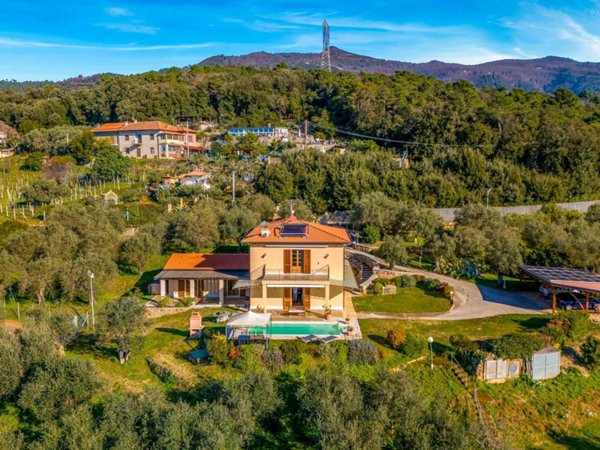casa indipendente in affitto a Pietrasanta in zona Strettoia
