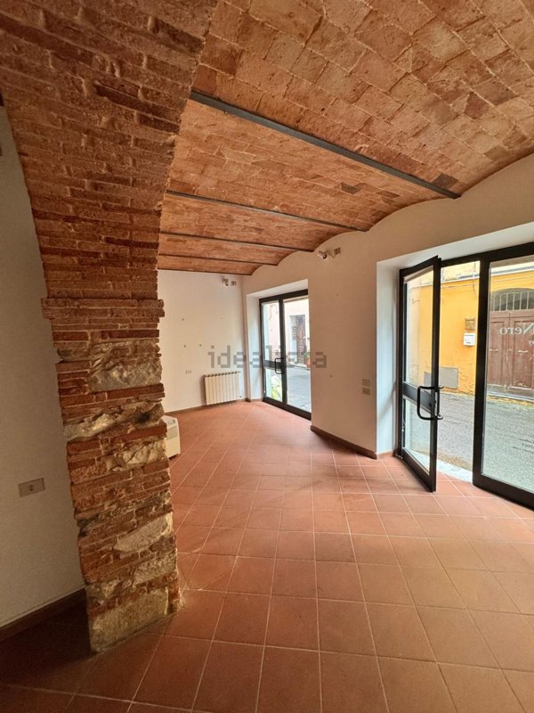 ufficio in affitto a Pietrasanta