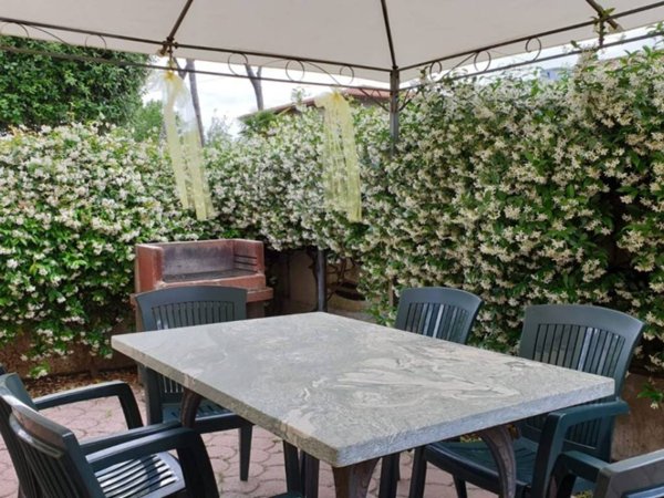 casa indipendente in affitto a Pietrasanta in zona Fiumetto