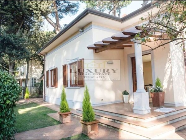 casa indipendente in affitto a Pietrasanta in zona Focette