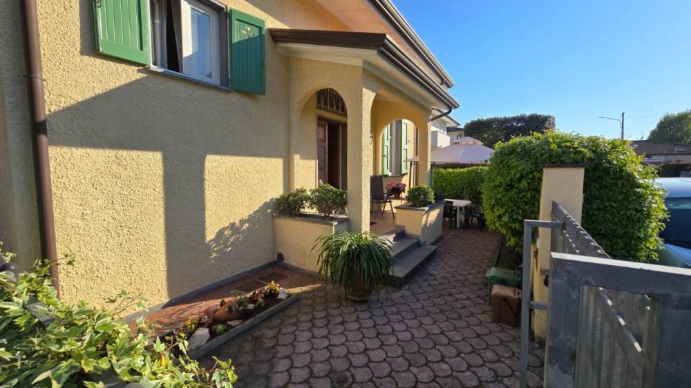 casa indipendente in affitto a Pietrasanta in zona Fiumetto