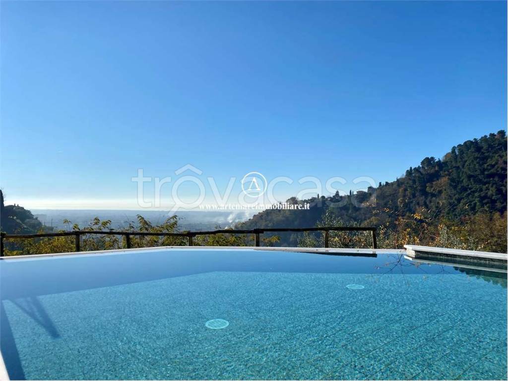 casa indipendente in affitto a Pietrasanta in zona Strettoia