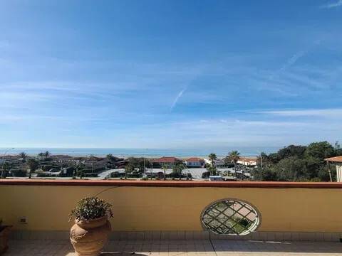 appartamento in affitto a Pietrasanta in zona Tonfano