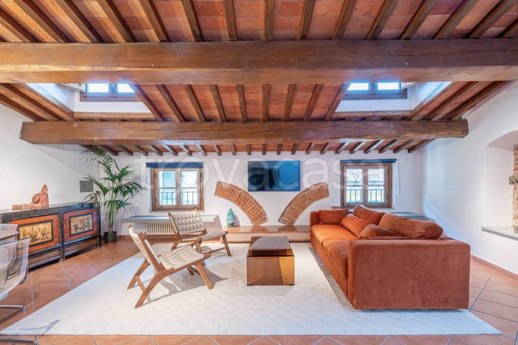 appartamento in affitto a Pietrasanta