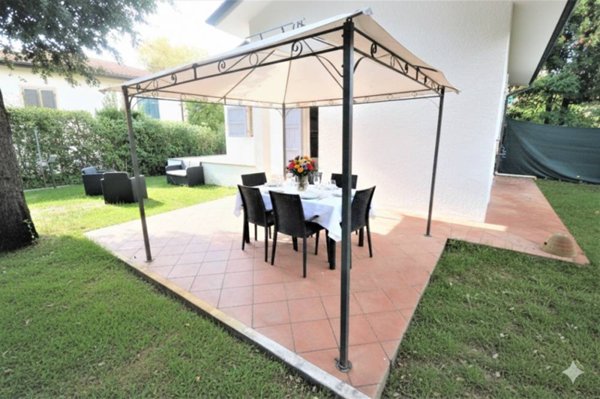 casa semindipendente in affitto a Pietrasanta in zona Vignone