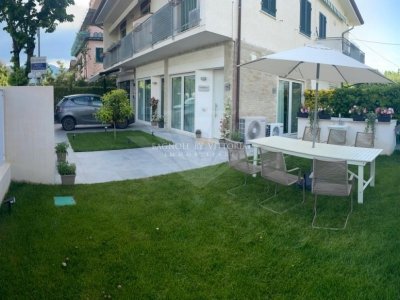 appartamento in affitto a Pietrasanta in zona Fiumetto