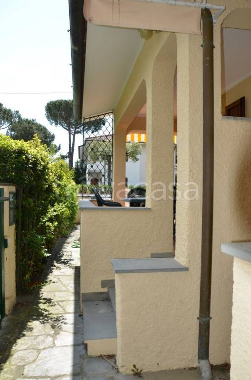 casa indipendente in affitto a Pietrasanta in zona Vignone