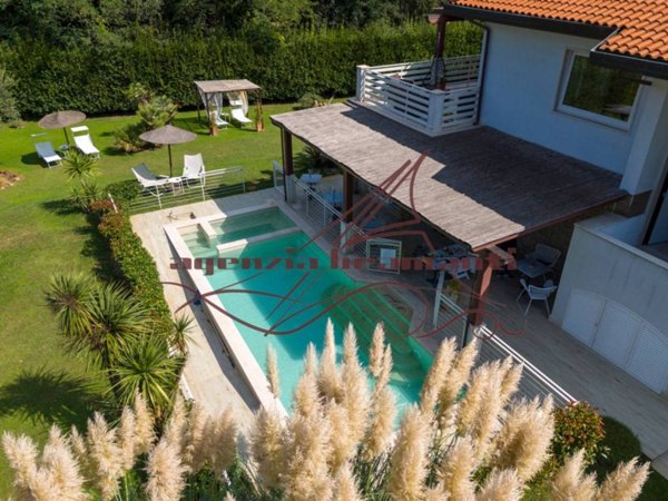 casa indipendente in affitto a Pietrasanta in zona Marina di Pietrasanta