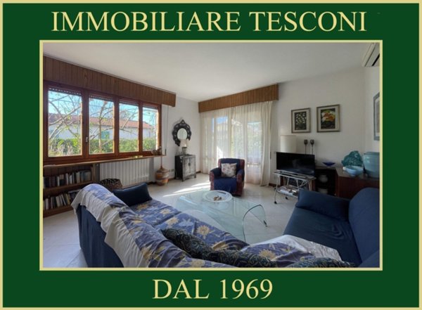 casa indipendente in affitto a Pietrasanta in zona Vignone