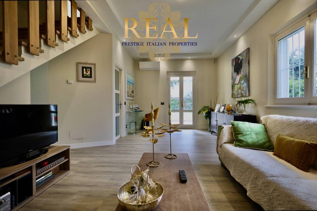 casa indipendente in affitto a Pietrasanta in zona Marina di Pietrasanta