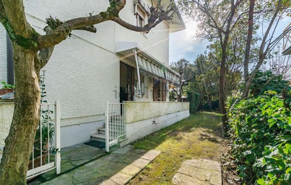 casa indipendente in affitto a Pietrasanta in zona Fiumetto