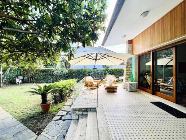 casa indipendente in affitto a Pietrasanta in zona Tonfano