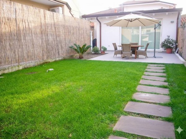 villa in affitto a Pietrasanta in zona Fiumetto