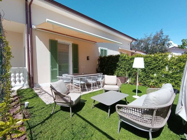 casa indipendente in affitto a Pietrasanta in zona Marina di Pietrasanta