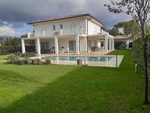 casa indipendente in affitto a Pietrasanta in zona Marina di Pietrasanta