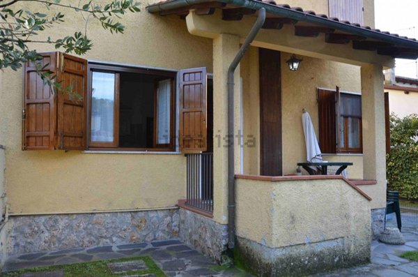 appartamento in affitto a Pietrasanta in zona Fiumetto