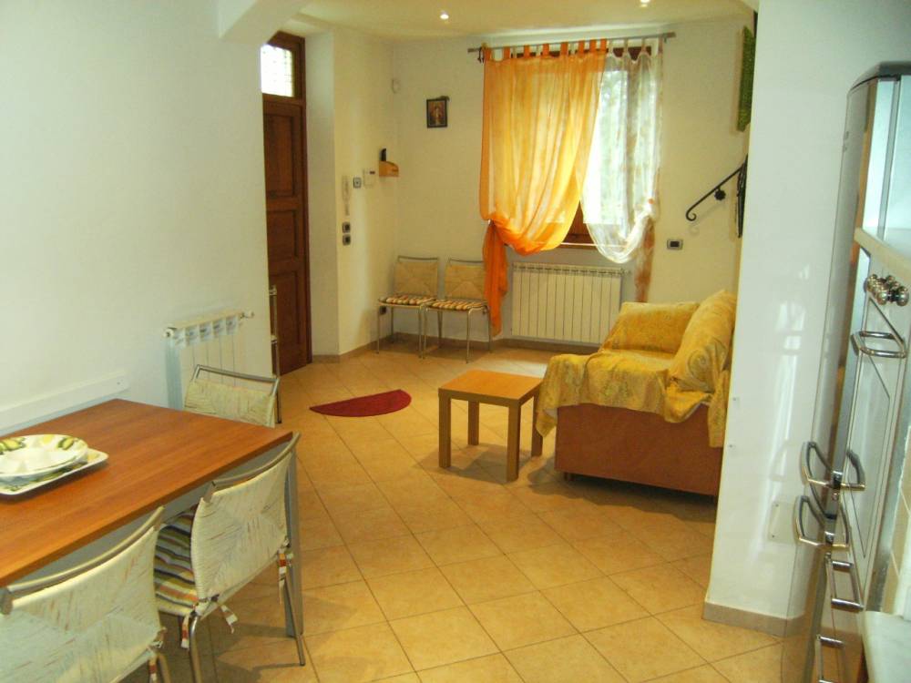 casa indipendente in affitto a Pietrasanta in zona Vignone