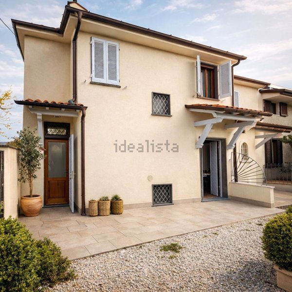 casa indipendente in affitto a Pietrasanta in zona Tonfano