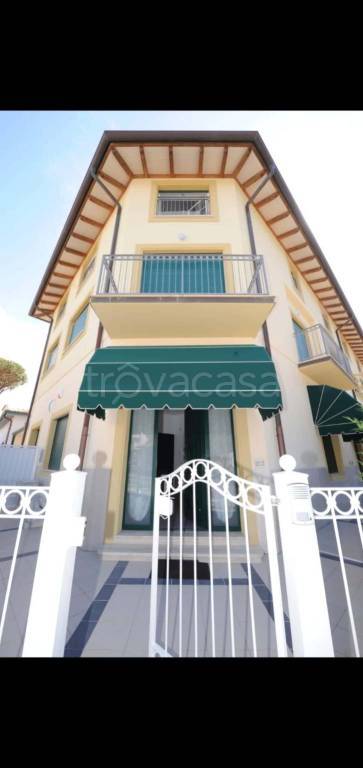 appartamento in affitto a Pietrasanta in zona Vignone