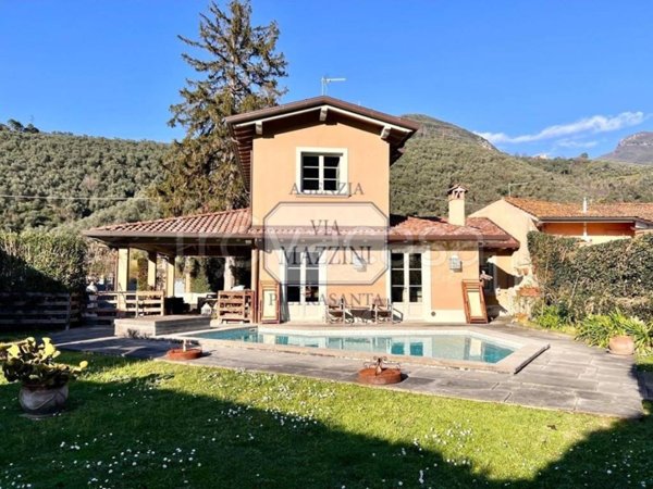 casa indipendente in affitto a Pietrasanta