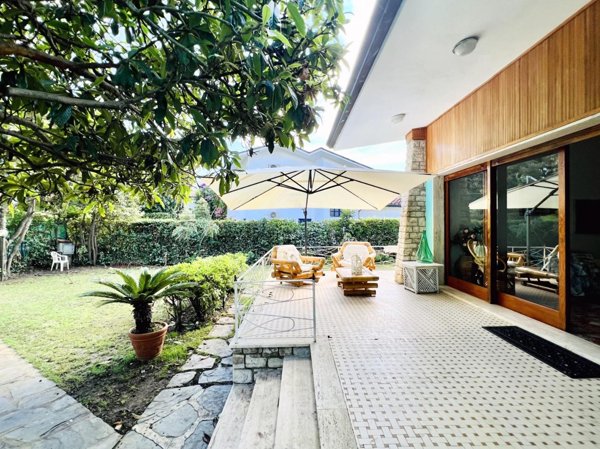 casa indipendente in affitto a Pietrasanta in zona Tonfano