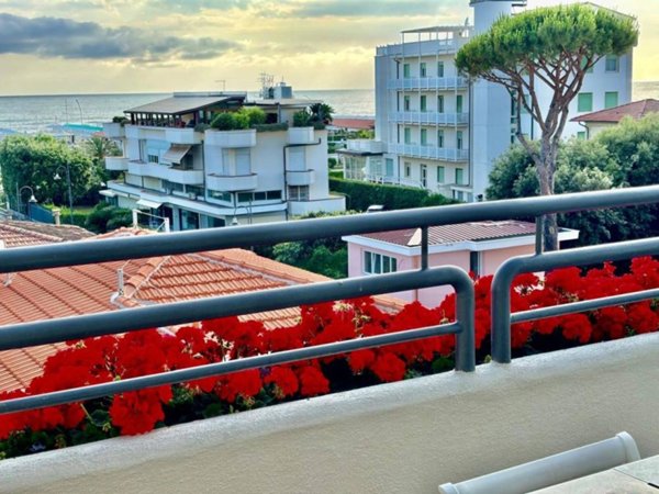 casa indipendente in affitto a Pietrasanta in zona Vignone