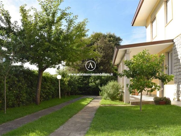 casa indipendente in affitto a Pietrasanta in zona Focette