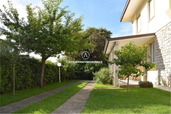 casa indipendente in affitto a Pietrasanta in zona Focette