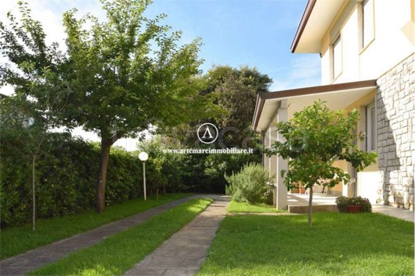 casa indipendente in affitto a Pietrasanta in zona Focette