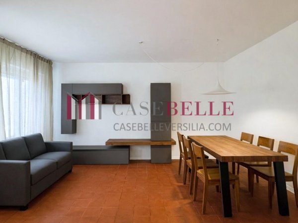 casa semindipendente in affitto a Pietrasanta in zona Tonfano