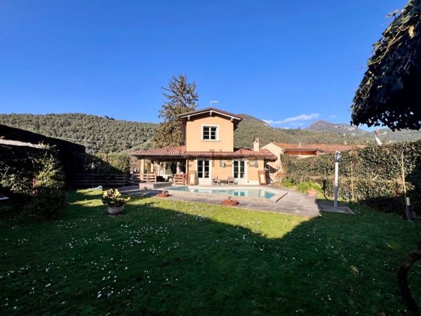 casa indipendente in affitto a Pietrasanta