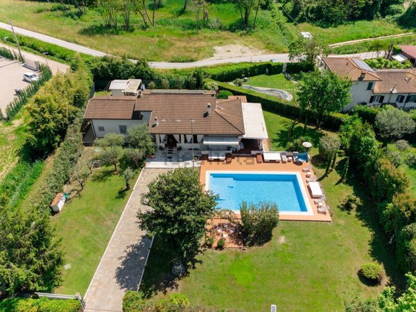 casa indipendente in affitto a Pietrasanta