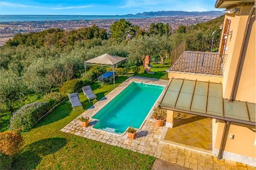 casa indipendente in affitto a Pietrasanta in zona Strettoia