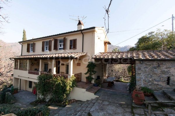casa indipendente in affitto a Pietrasanta in zona Capriglia