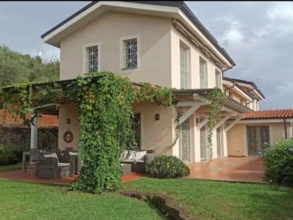 casa indipendente in affitto a Pietrasanta
