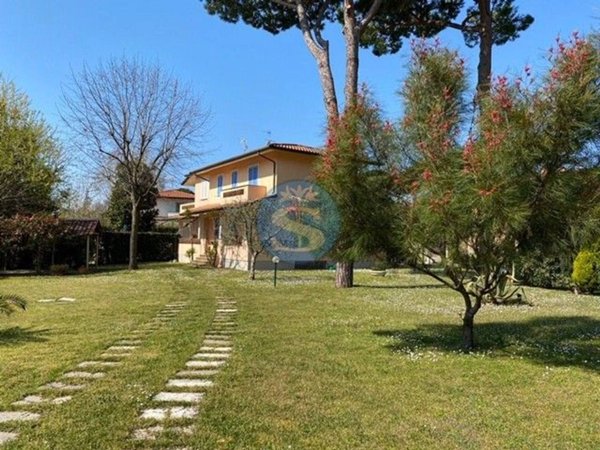 casa indipendente in affitto a Pietrasanta in zona Marina di Pietrasanta