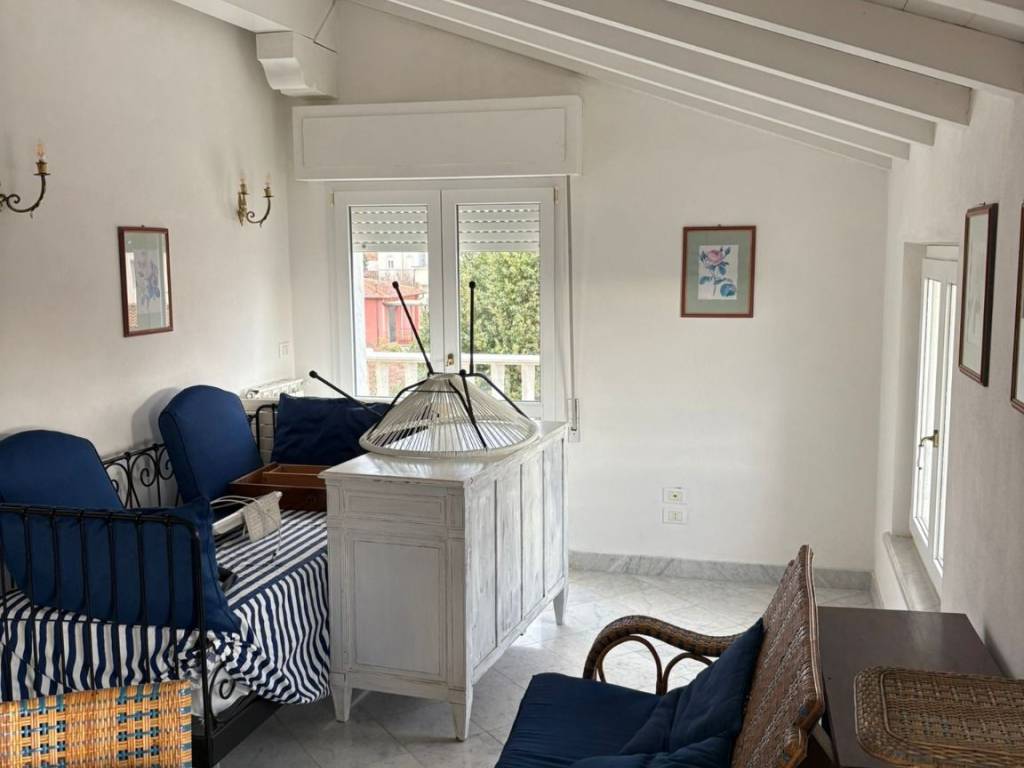 appartamento in affitto a Pietrasanta in zona Fiumetto