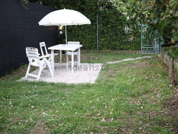 appartamento in affitto a Pietrasanta in zona Fiumetto