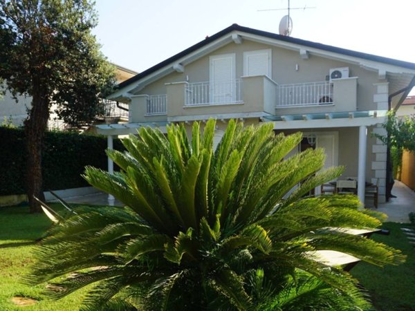 casa indipendente in affitto a Pietrasanta