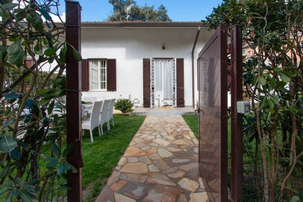 casa indipendente in affitto a Pietrasanta in zona Fiumetto