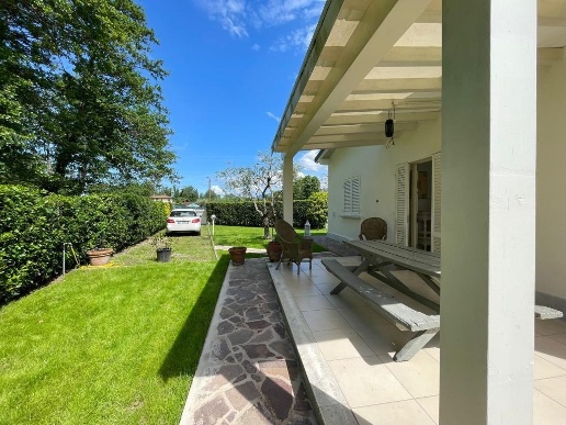 casa indipendente in affitto a Pietrasanta in zona Fiumetto