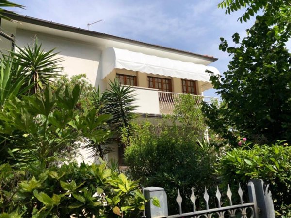 appartamento in affitto a Pietrasanta in zona Tonfano